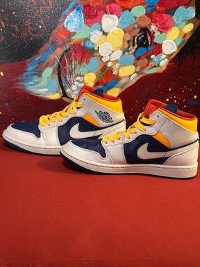 Air Jordan 1 Mid White Deep Royal Blue Laser Orange 554724-131 Size 9.5
